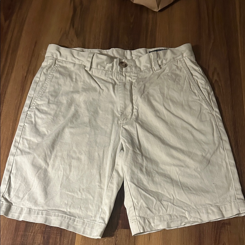 Vineyard Vines Cream Flat Front Shorts